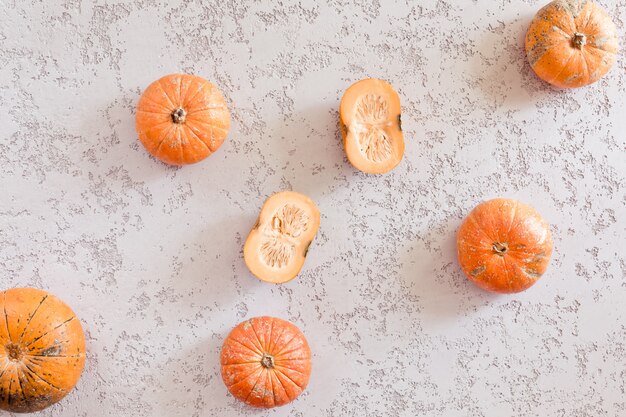 Vue de dessus de citrouilles d'automne