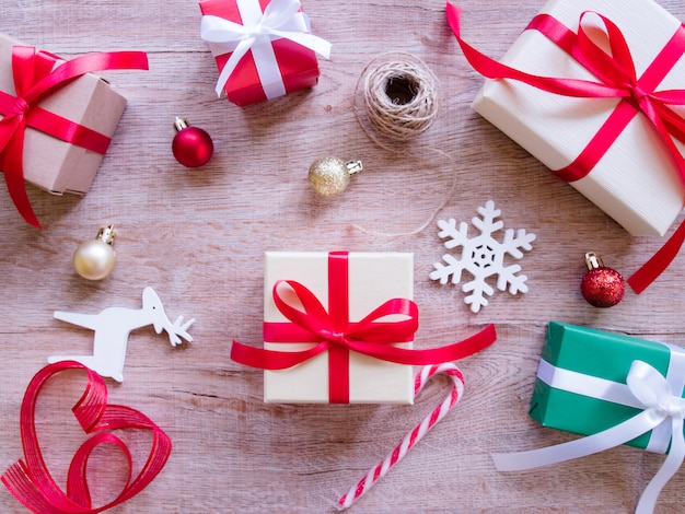 Photo vue de dessus, composition de noël, fête de noël.