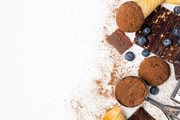 Vue de dessus de la crème glacée sur la table