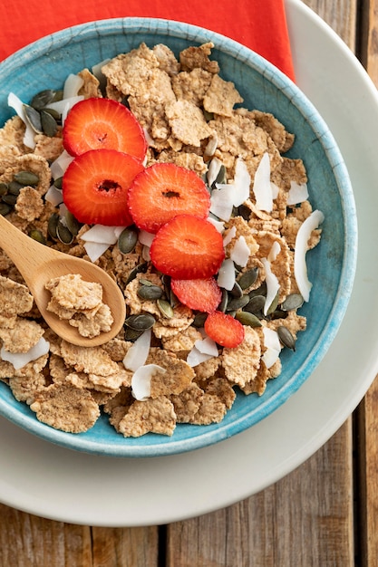 Vue De Dessus Du Bol Avec Fruits Et Céréales Pour Petit Déjeuner