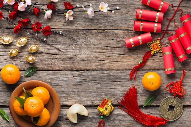 Vue de dessus du concept de nouvel an chinois sur table en bois