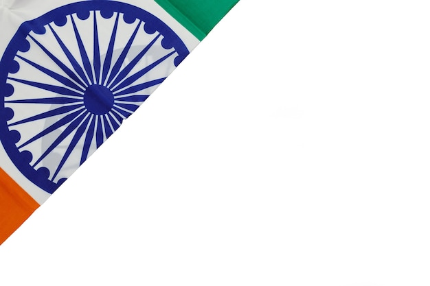 Vue de dessus du drapeau national de l'Inde sur fond blanc.