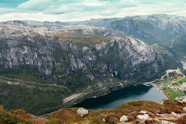 Vue de dessus du fjord norvégien