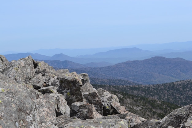 Vue de dessus du haut de la montagne Pidan