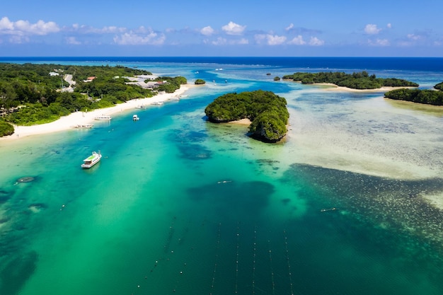 Vue de dessus du paysage marin d'Ishigaki