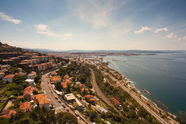 Vue de dessus du port de Trieste