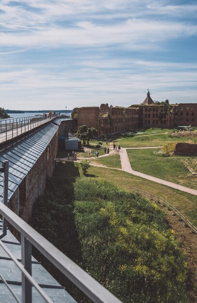 Photo vue de dessus du territoire de la forteresse d'oreshek en russie