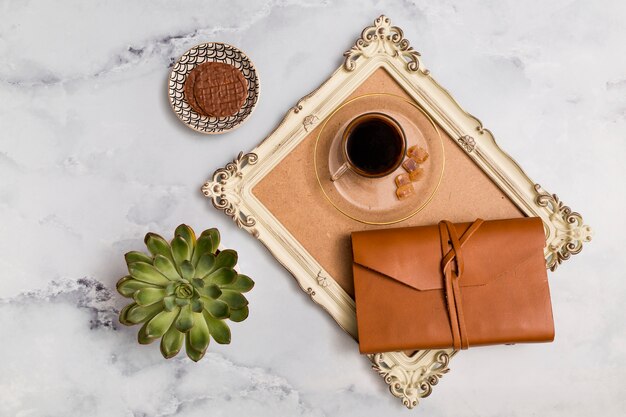 Photo vue de dessus des éléments de petit déjeuner