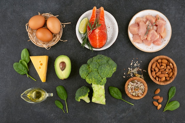 Photo vue de dessus des groupes d'aliments savoureux