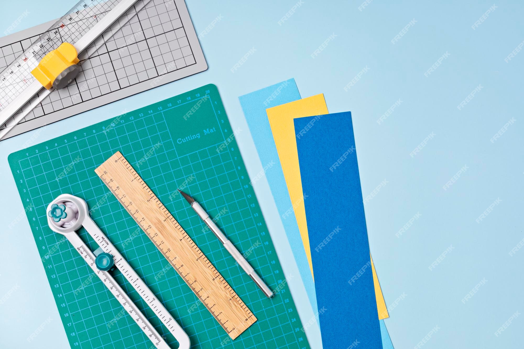 Vue De Dessus Sur Les Outils De Coupe De Papier Ciseaux Cutter