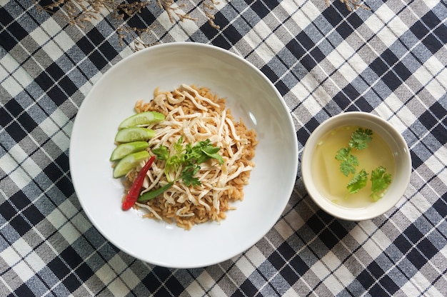 Vue de dessus de riz au poulet