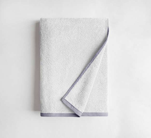 Vue de dessus de serviette éponge blanche