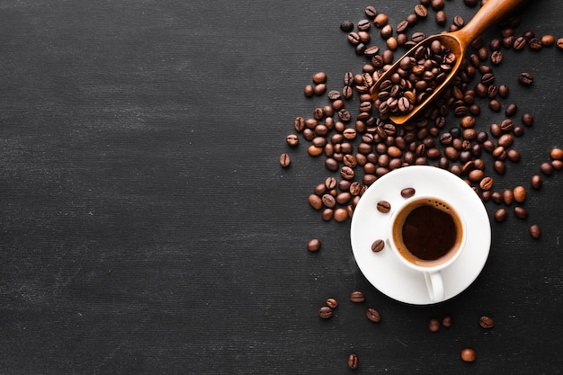 Vue de dessus tasse de café avec espace de copie