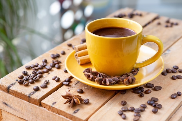 Vue de dessus tasse de café sur la table