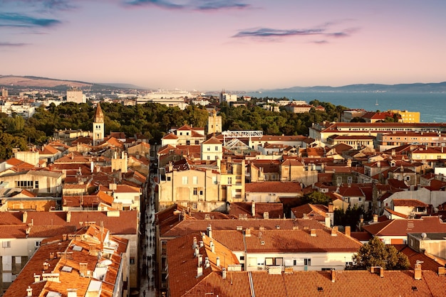 Vue de dessus de la vieille ville de Zadar et de la mer Zadar Croatie Destinations de voyage arrière-plan de vacances Vue de dessus