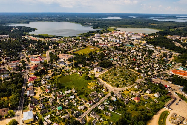 Vue de dessus de la ville de Braslav en été, région de Vitebsk, Biélorussie.