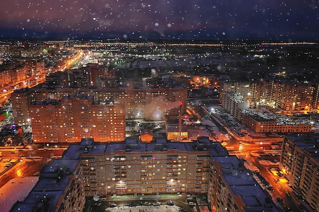 vue de dessus de ville de nuit hiver, lumières de façade de toit d'architecture