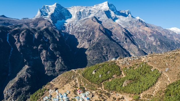 Photo vue du barzar de namche