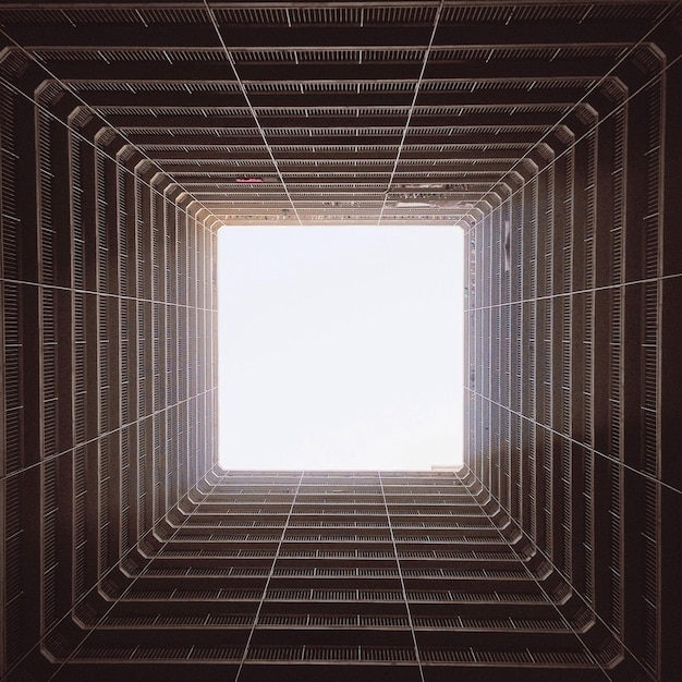 Vue du bâtiment sous un angle bas