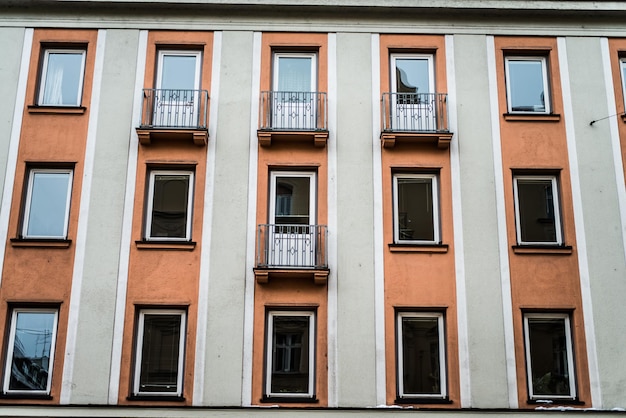 Vue du bâtiment sous un angle bas