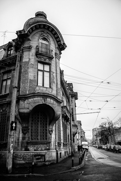 Photo vue du bâtiment sous un angle bas