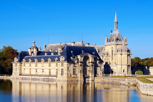 Vue du château de Chantilly en France