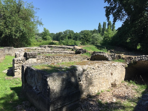 Vue du cimetière sur un ciel dégagé