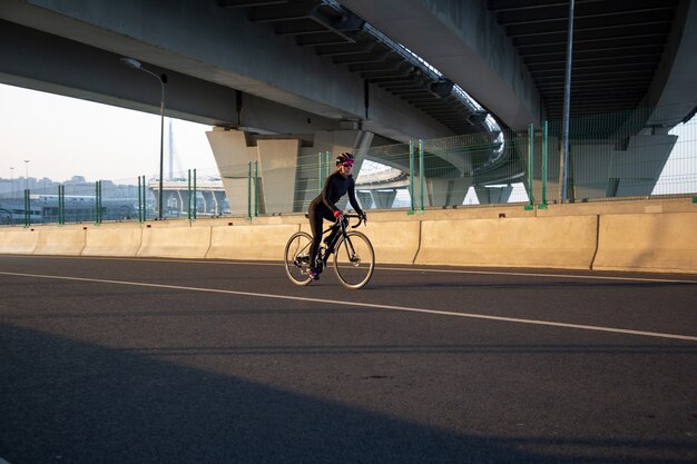 Vue du cycliste au soleil