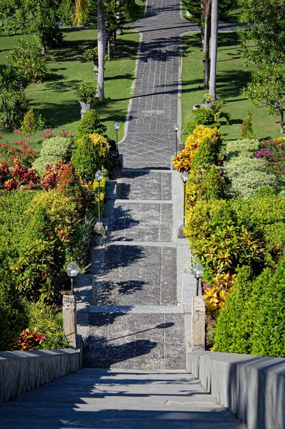 Photo vue du jardin formel