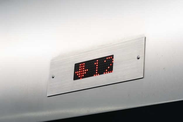 Vue du moniteur indique le nombre d&#39;étages dans l&#39;ascenseur
