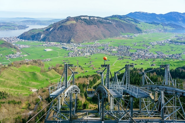 Vue du Mont Stanserhorn en Suisse début mai