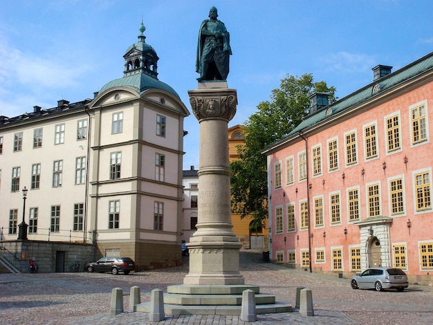 Vue du monument sur la place de la ville Stockholm Suède libre