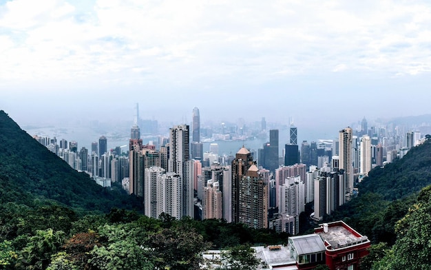 Photo vue du paysage urbain sur un ciel nuageux