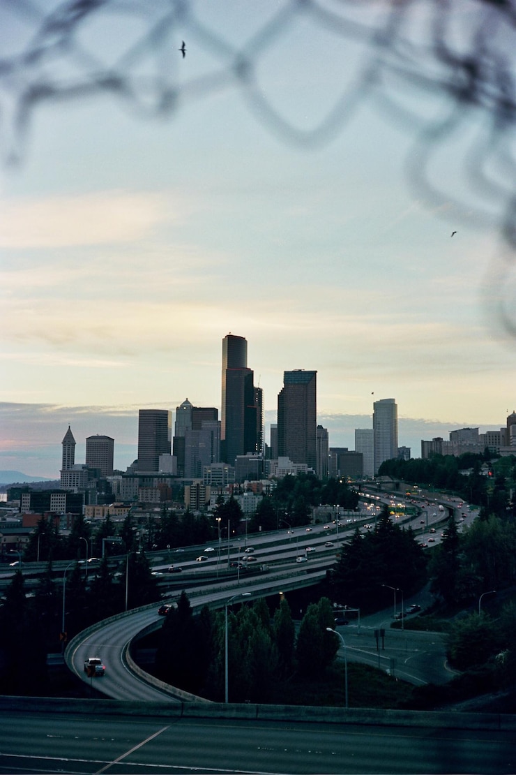Photo vue du paysage urbain sur un ciel nuageux