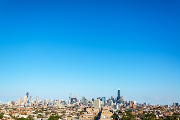 Vue du paysage urbain contre le ciel bleu