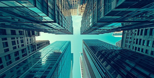 Vue du paysage urbain depuis les grands bâtiments en angle bas