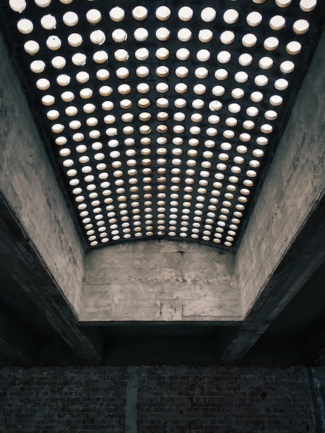 Vue du plafond sous un angle bas