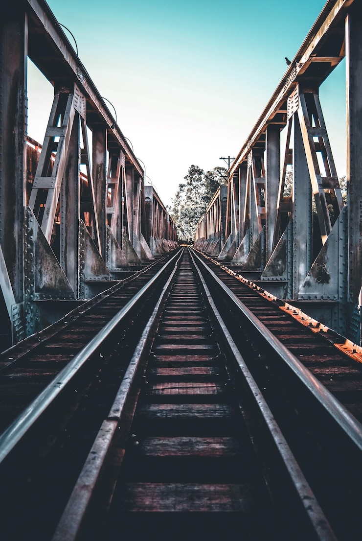 Photo vue du pont ferroviaire contre le ciel
