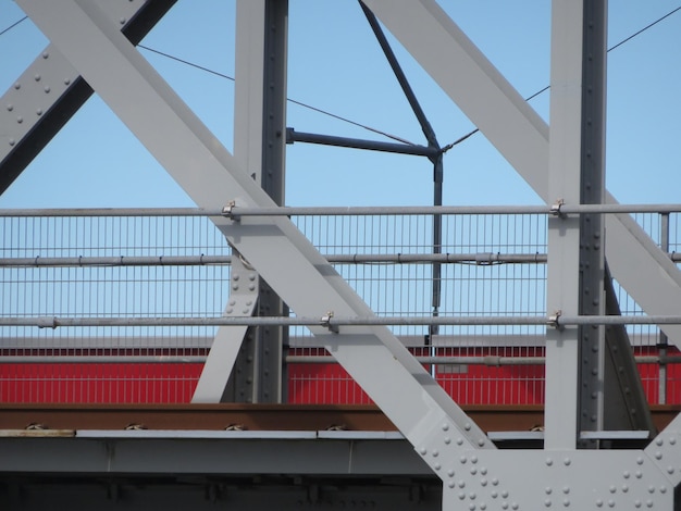 Photo vue du pont sous un angle bas