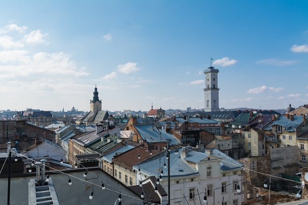 Vue du printemps Lviv depuis le toit