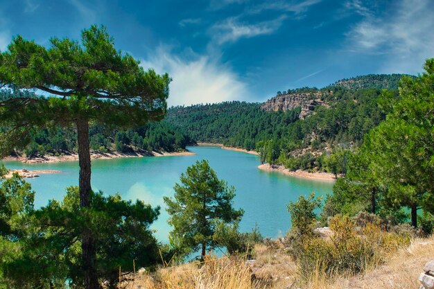 Photo vue du réservoir de la toba à cuenca