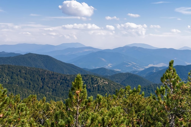 La vue du sommet de la montagne