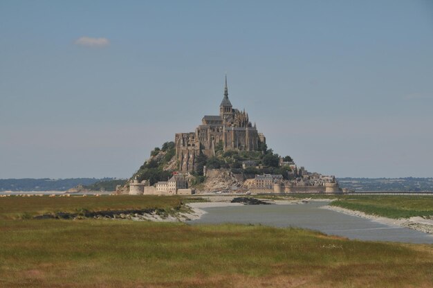 Vue du temple par bâtiment contre le ciel