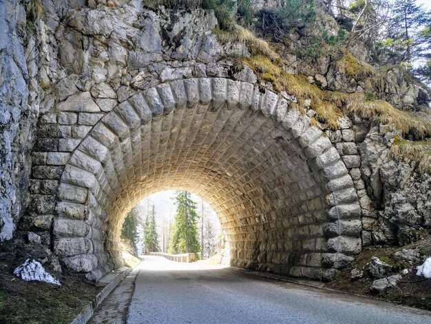 Vue du tunnel en arc