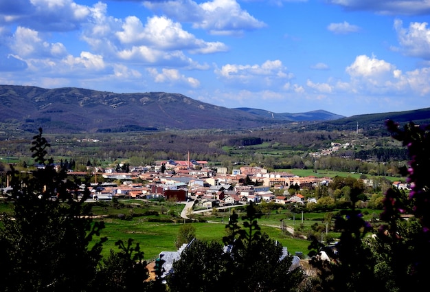 Photo vue du village de boñar, león (espagne)