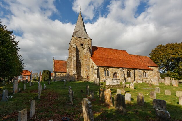 Vue de l'église Burwash dans l'East Sussex