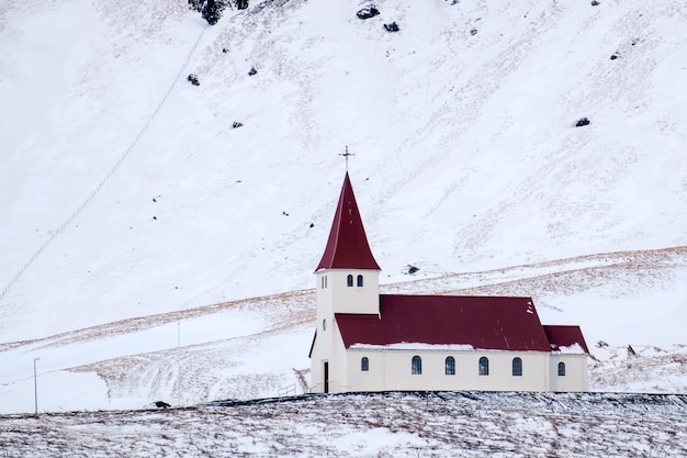 Vue de l'église à Vik Islande