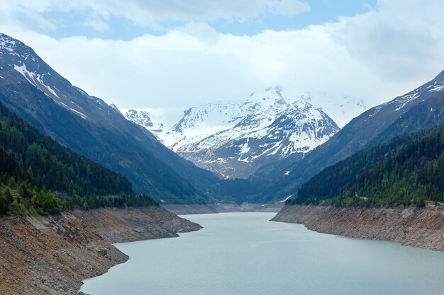 Vue d'été au lac Gepatsch-Stausee (Kaunertal, Autriche, Tyrol).