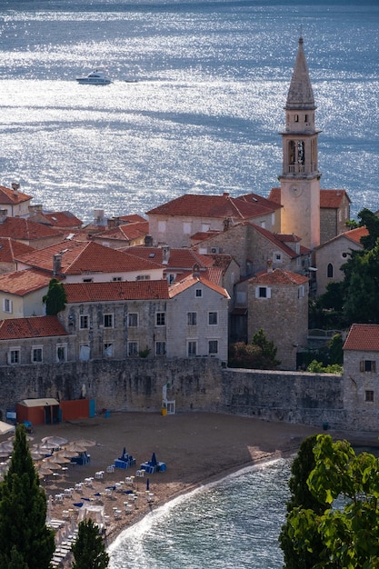 Vue d'été de la vieille ville de Budva, Monténégro