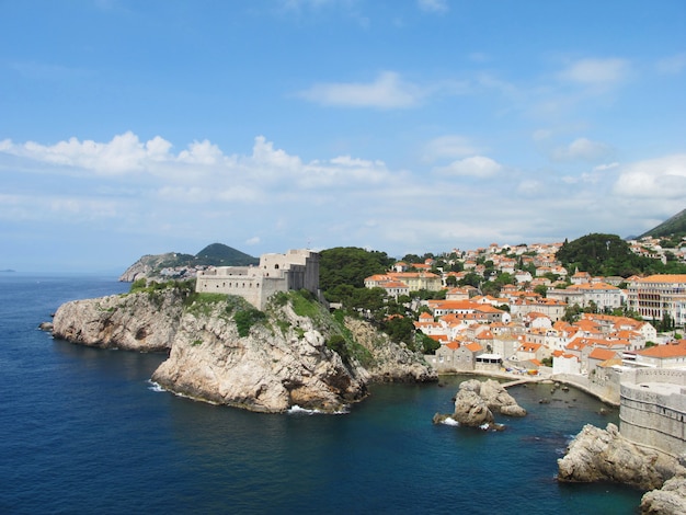 Vue d'été de la ville méditerranéenne de Dubrovnik